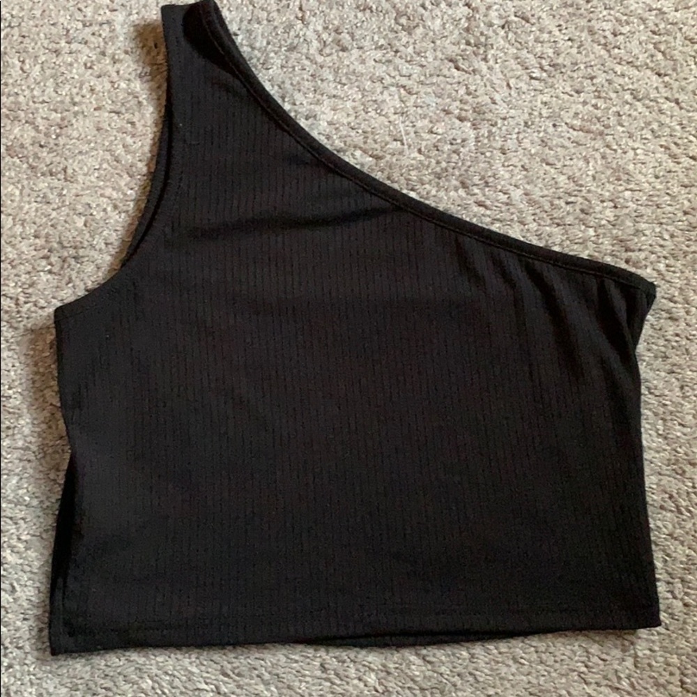 Cross shoulder crop top